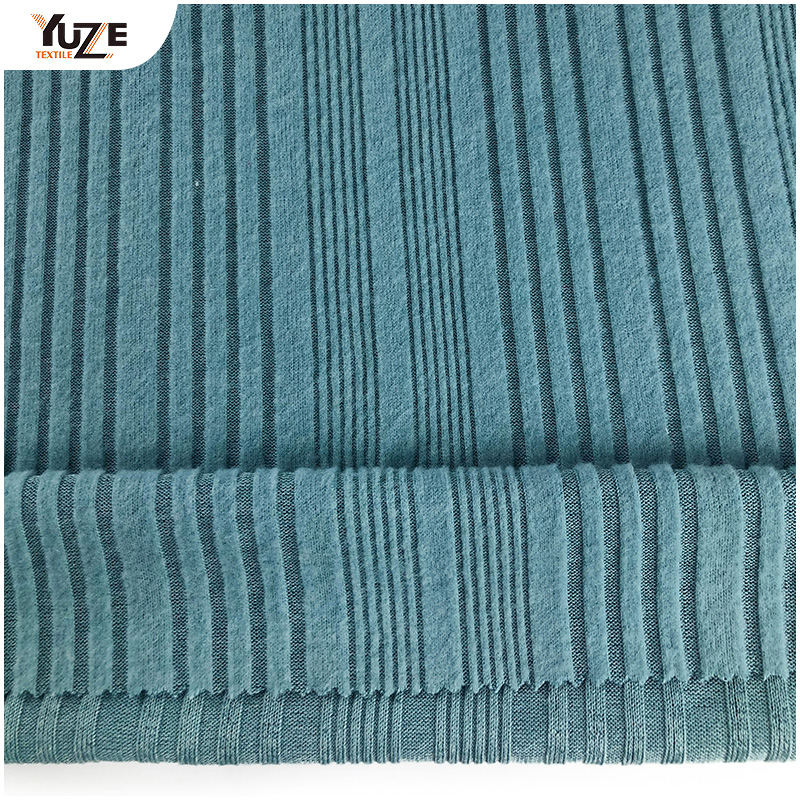 YZK-020343 neregulat periat cu coaste