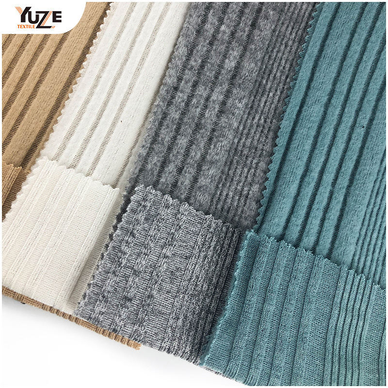 YZK-020343 neregulat periat cu coaste